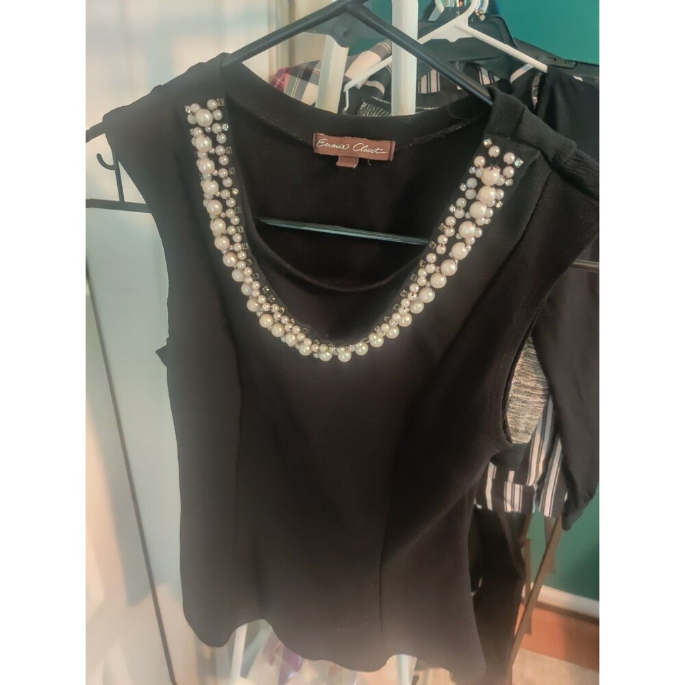 Emma's Closet Women's Black Solid Sleeveless Scoop Neck Beaded Top Size‎ M